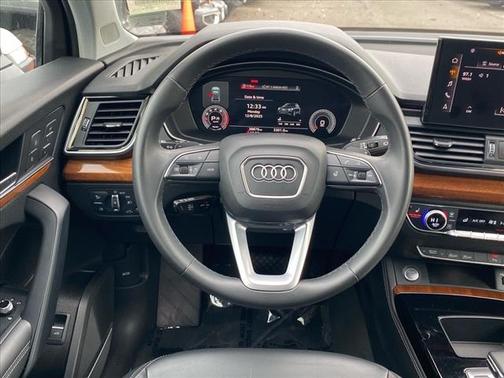 2023 Audi Q5 40 Premium Plus