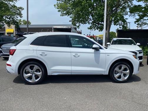 2022 Audi Q5 45 S line Premium Plus