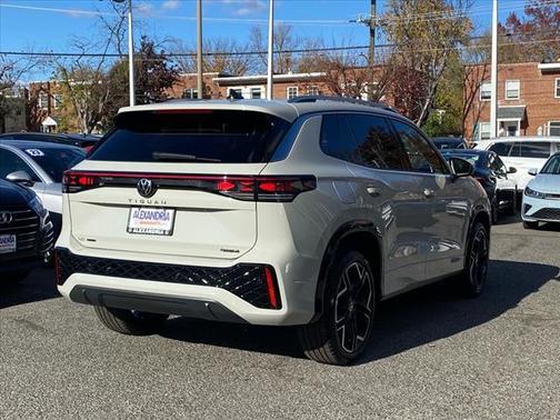 2026 Volkswagen Tiguan 2.0T SEL R-Line 4MOTION