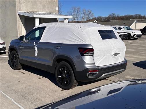 2025 Volkswagen Taos SEL 4Motion