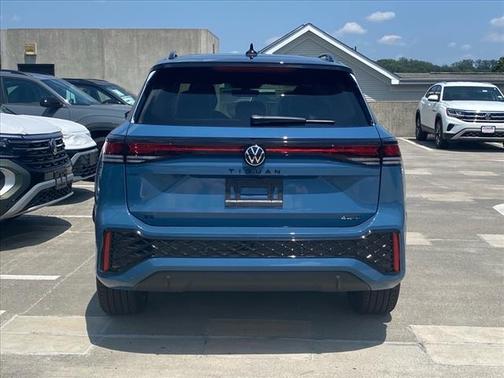 2025 Volkswagen Tiguan 2.0T SE R-Line Black 4MOTION