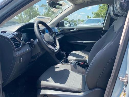 2025 Volkswagen Taos 1.5T SE Black