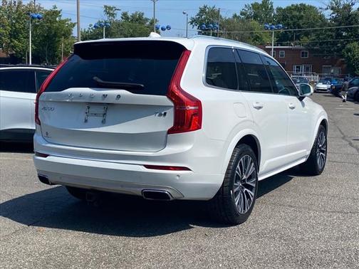 2021 Volvo XC90 T6 Momentum