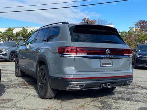 2025 Volkswagen Atlas 2.0T SE w/Technology 4MOTION