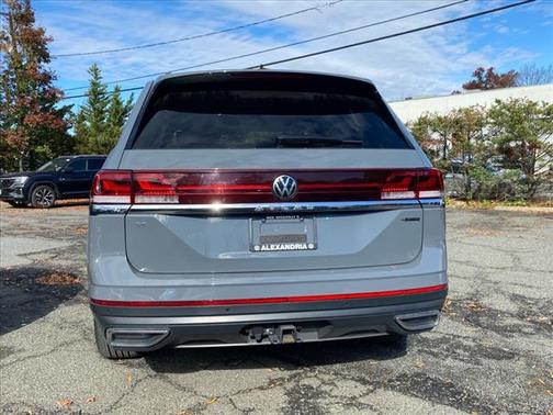 2025 Volkswagen Atlas 2.0T SE w/Technology 4MOTION