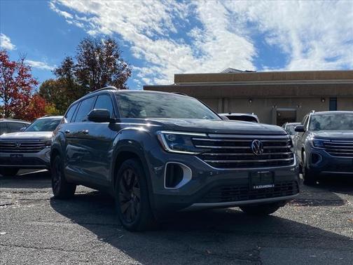 2025 Volkswagen Atlas 2.0T SE w/Technology 4MOTION