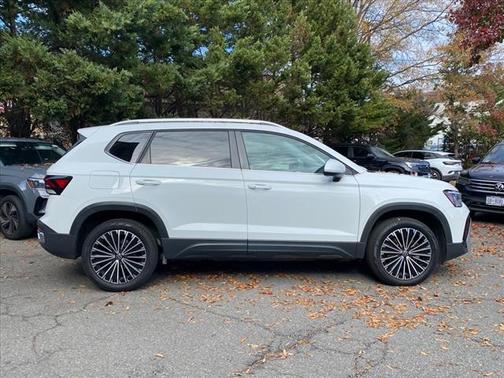 2025 Volkswagen Taos 1.5T SE