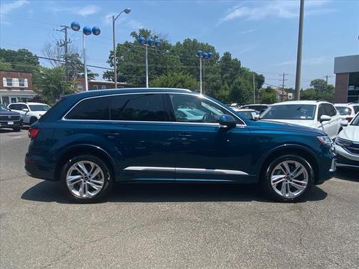 2022 Audi Q7 55 Premium Plus