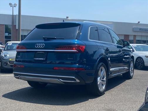 2022 Audi Q7 55 Premium Plus