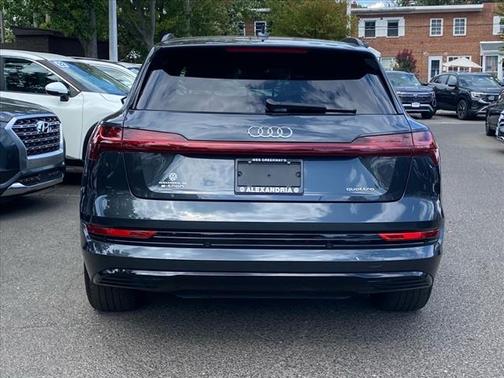 2022 Audi e-tron Premium