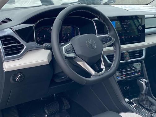 2025 Volkswagen Taos 1.5T SEL
