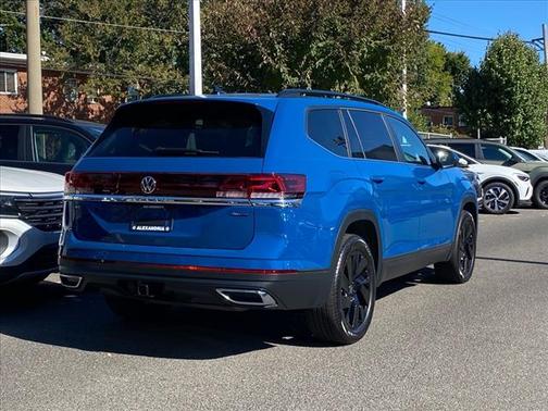 2025 Volkswagen Atlas 2.0T SE w/Technology 4MOTION