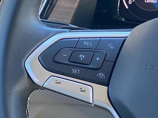2025 Volkswagen Atlas 2.0T SE w/Technology 4MOTION