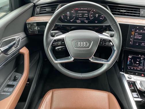 2021 Audi e-tron Premium Plus