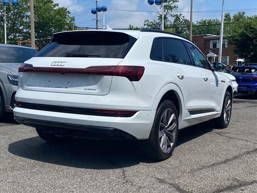 2021 Audi e-tron Premium Plus