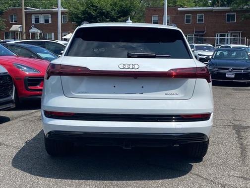 2021 Audi e-tron Premium Plus