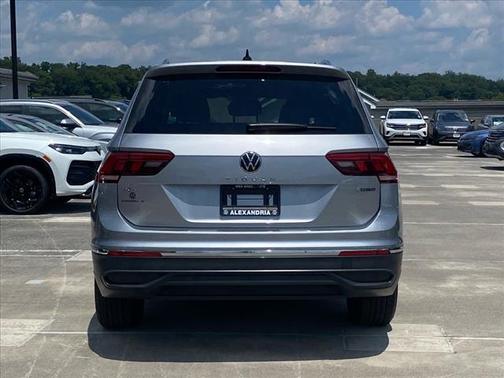 2024 Volkswagen Tiguan 2.0T SE 4MOTION