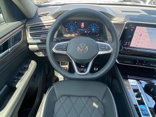 2025 Volkswagen Atlas 2.0T SEL Premium R-Line 4MOTION
