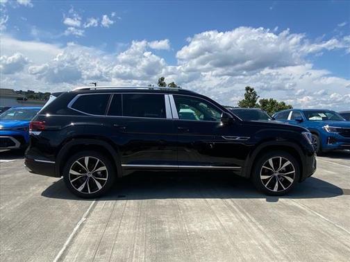 2025 Volkswagen Atlas 2.0T SEL Premium R-Line 4MOTION
