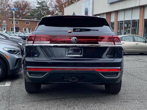 2025 Volkswagen Atlas Cross Sport 2.0T SE w/Technology 4MOTION