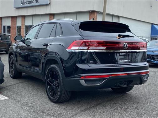 2025 Volkswagen Atlas Cross Sport 2.0T SE w/Technology 4MOTION