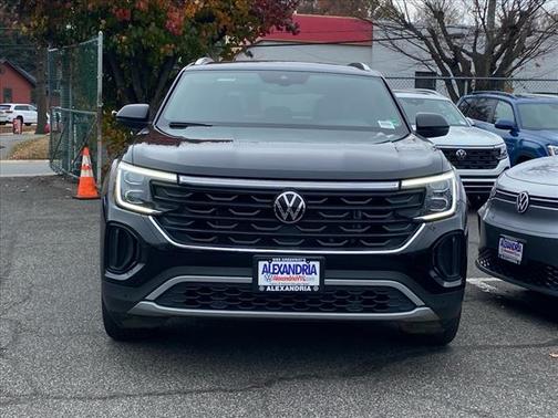 2025 Volkswagen Atlas Cross Sport 2.0T SE w/Technology 4MOTION