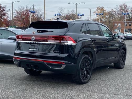 2025 Volkswagen Atlas Cross Sport 2.0T SE w/Technology 4MOTION