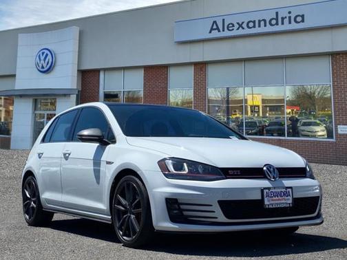 2017 Volkswagen Golf GTI 2.0T SE 4-Door