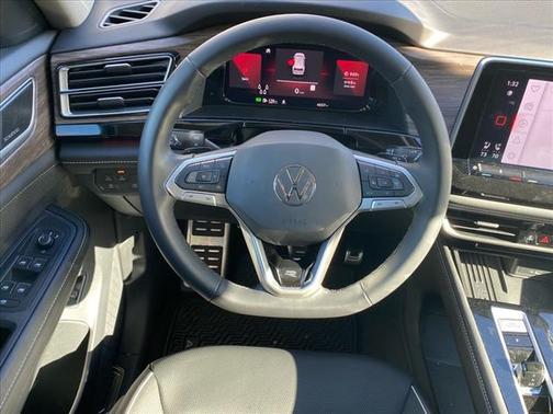 2025 Volkswagen Atlas 2.0T SEL Premium R-Line 4MOTION