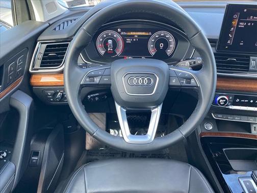 2023 Audi Q5 40 Premium Plus