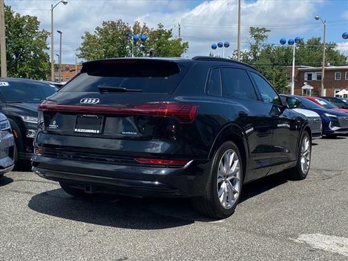 2021 Audi e-tron Prestige