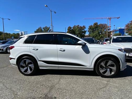 2025 Audi Q6 e-tron Premium Plus quattro