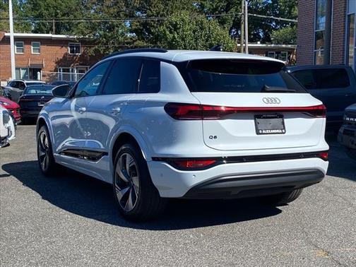 2025 Audi Q6 e-tron Premium Plus quattro
