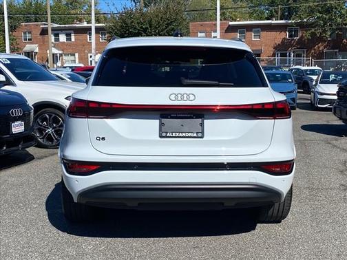 2025 Audi Q6 e-tron Premium Plus quattro