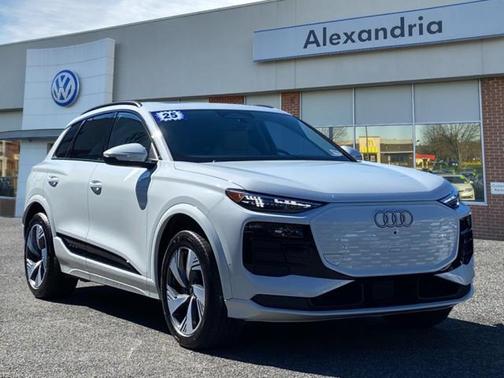 2025 Audi Q6 e-tron Premium Plus quattro