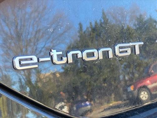 2022 Audi e-tron GT Premium Plus