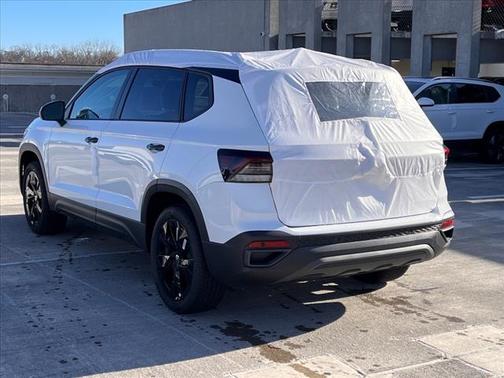 2025 Volkswagen Taos SE Black