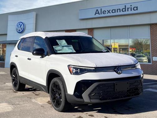2025 Volkswagen Taos SE Black