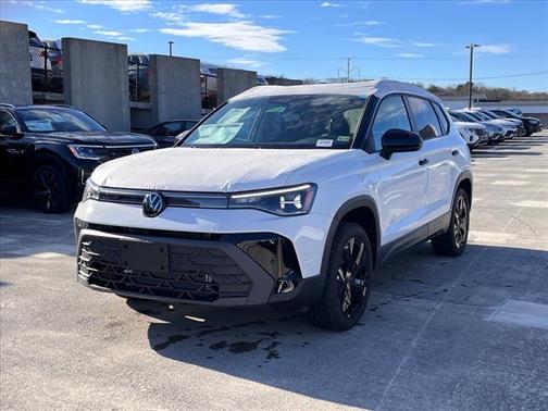 2025 Volkswagen Taos SE Black