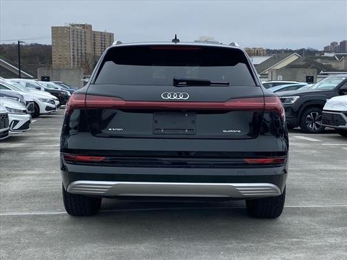 2022 Audi e-tron Premium