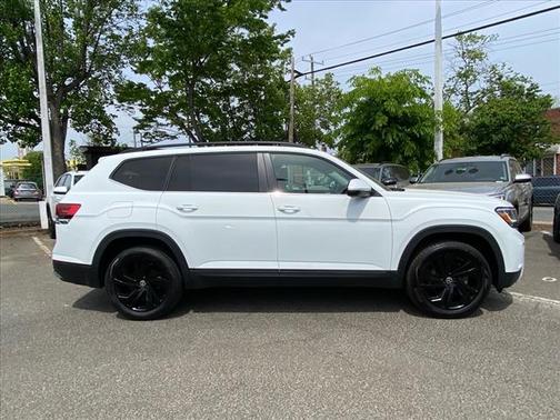 2022 Volkswagen Atlas 2.0T SE w/Technology 4MOTION