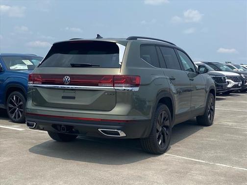 2025 Volkswagen Atlas 2.0T SE w/Technology 4MOTION