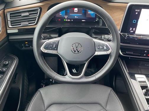 2024 Volkswagen Atlas 2.0T SE w/Technology 4MOTION