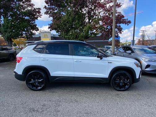 2023 Volkswagen Taos 1.5T SE