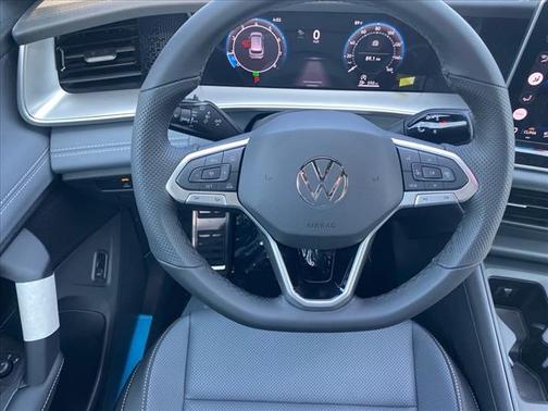 2025 Volkswagen Tiguan 2.0T SE R-Line Black