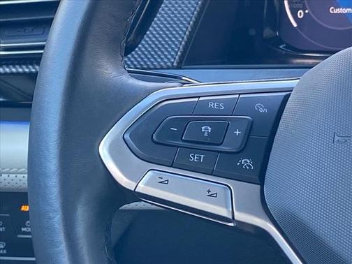 2025 Volkswagen Atlas Cross Sport 2.0T SEL Premium