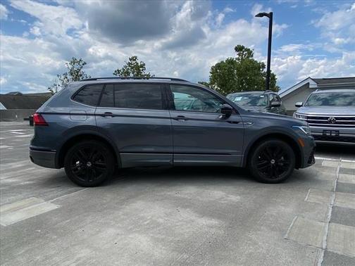 2022 Volkswagen Tiguan 2.0T SE R-Line Black 4MOTION