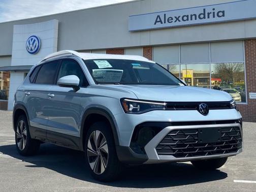 2025 Volkswagen Taos SE 4Motion