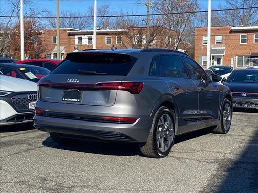 2022 Audi e-tron Premium