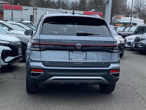 2025 Volkswagen Taos 1.5T SE
